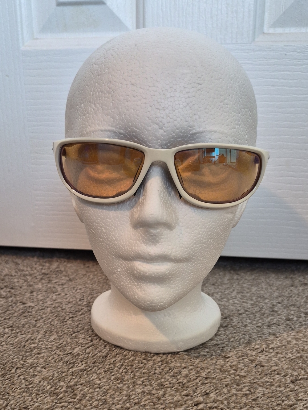 Sleek  Native Polarized Cream Sunglasses with Amber Lenses